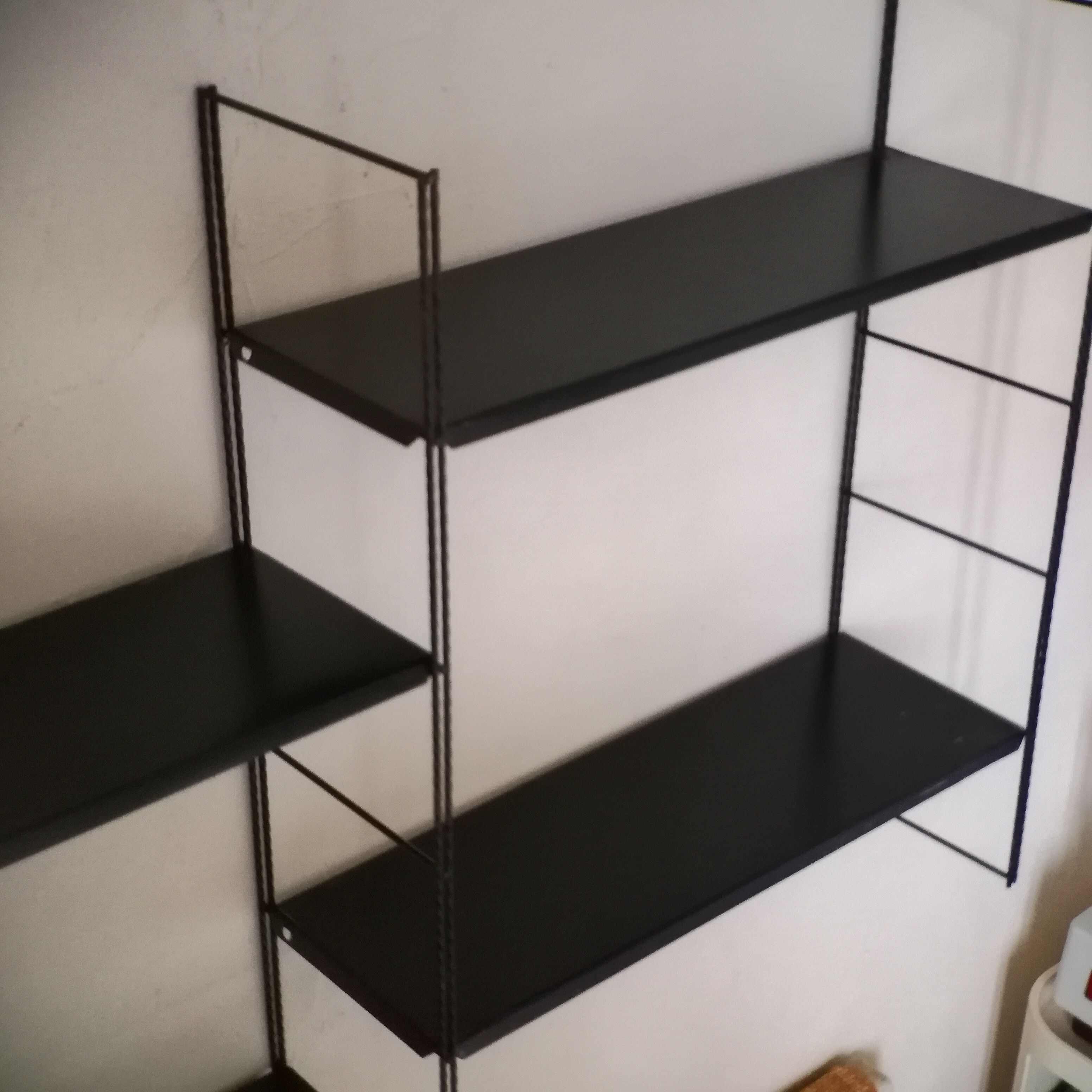 String shelf from the 1960s