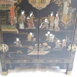 Chinese Bahut in 2-door laque