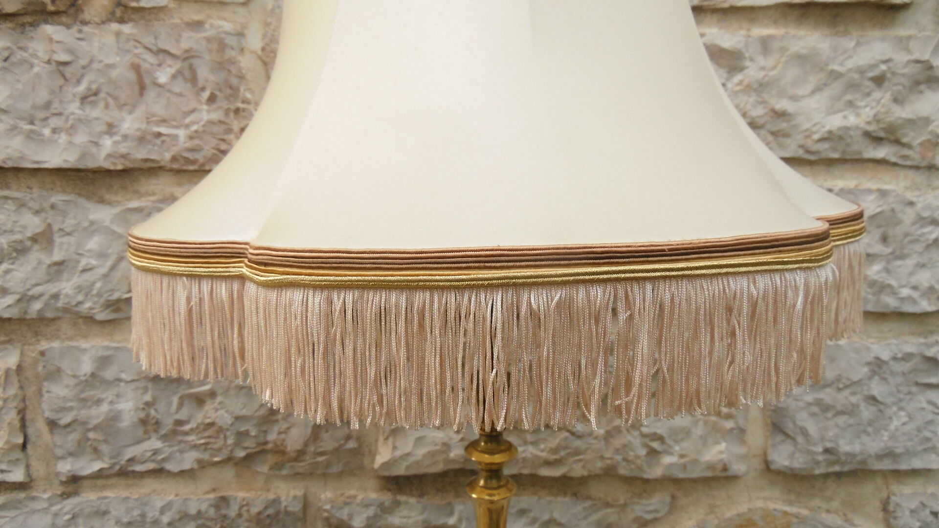 Old brass lamppost, Lampshade pagoda