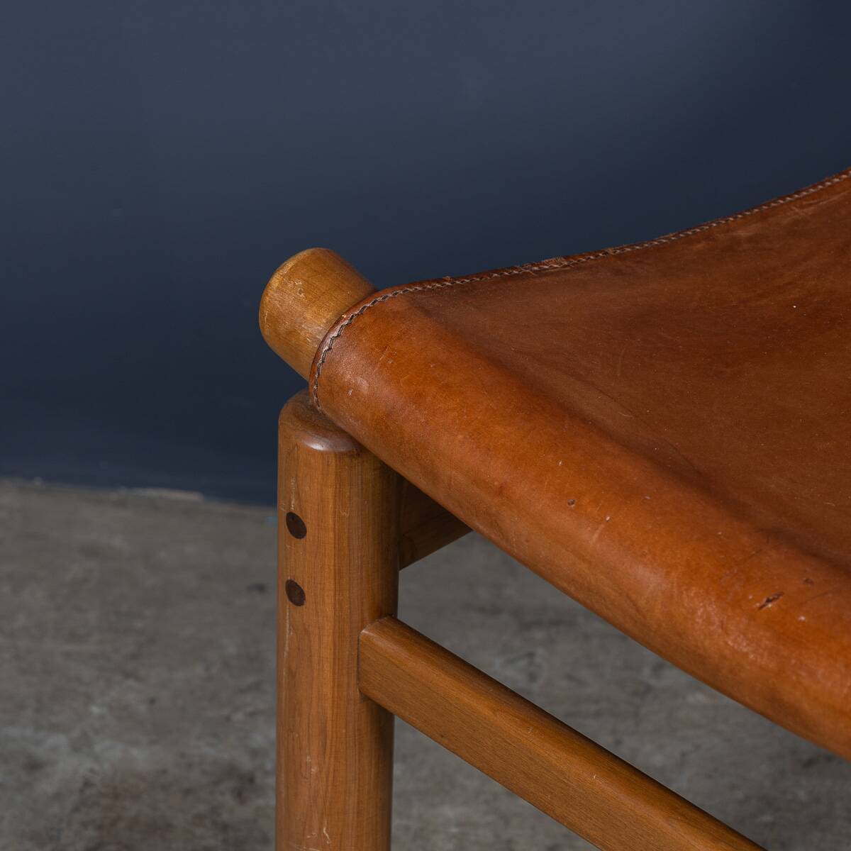 A SUPERB 20thC SET OF EIGHT ILMARI TAPIOVAARA LEATHER DINING CHAIRS c.1950