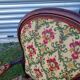 Deux fauteuils anciens style Louis XV + table guéridon en marbre