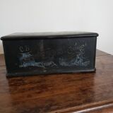 Ancienne boite en carton bouilli