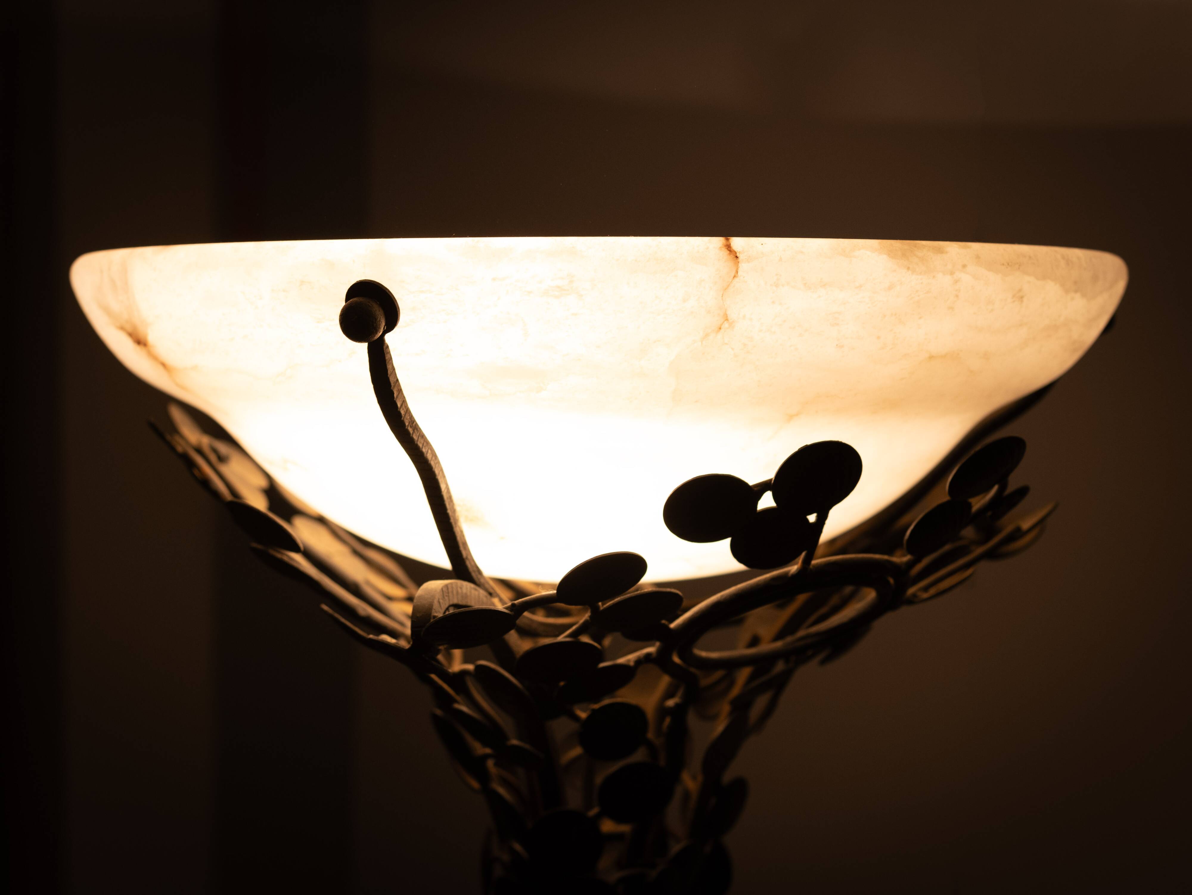 Edgar Brandt style Art Deco floor lamp in wrought iron with alabaster cup