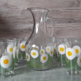 Service at orangeade daisies