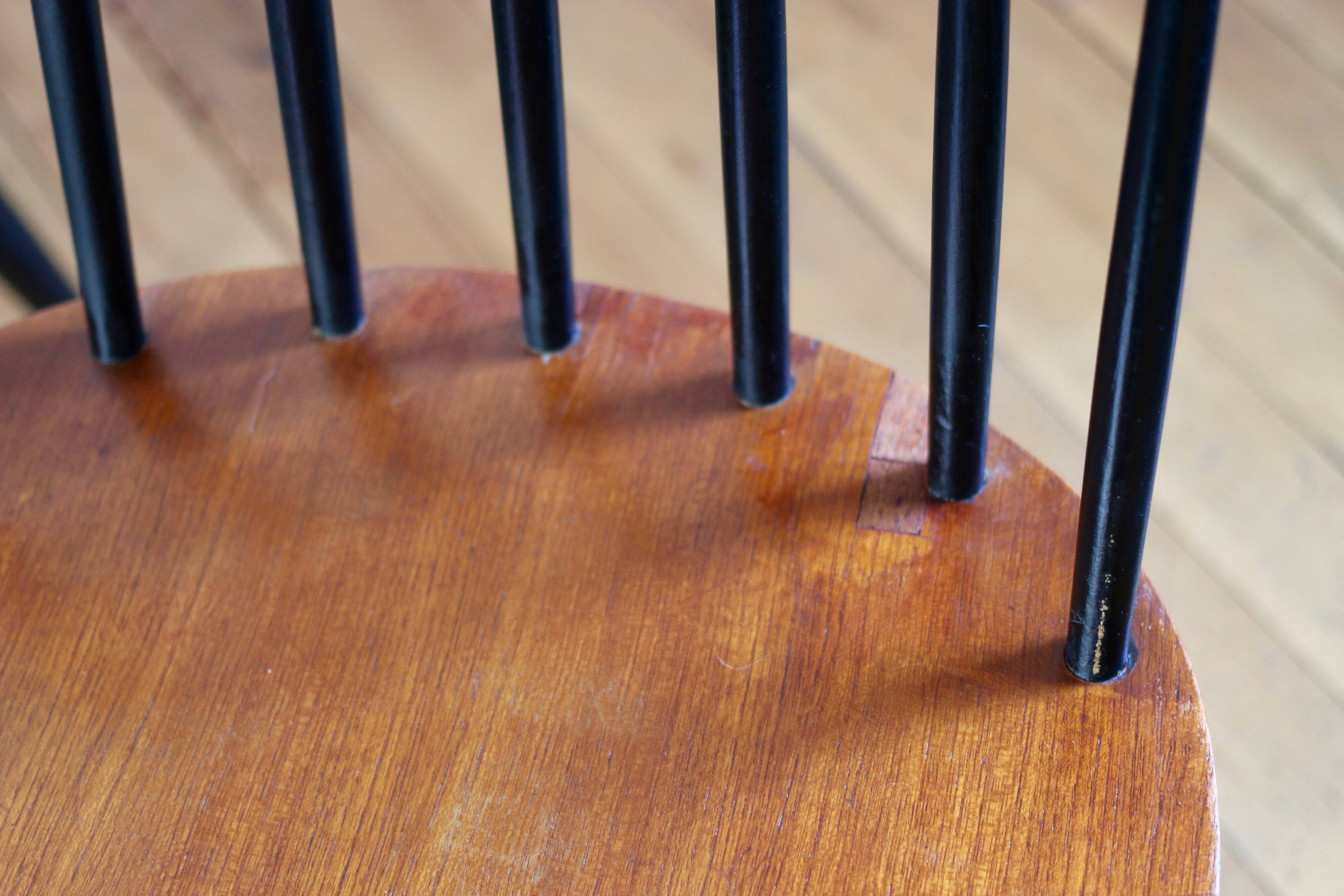 Série de 4 chaises scandinaves Fanett Tapiovaara