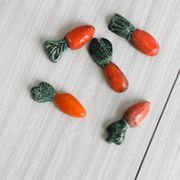 set of ceramic carrot knife holders