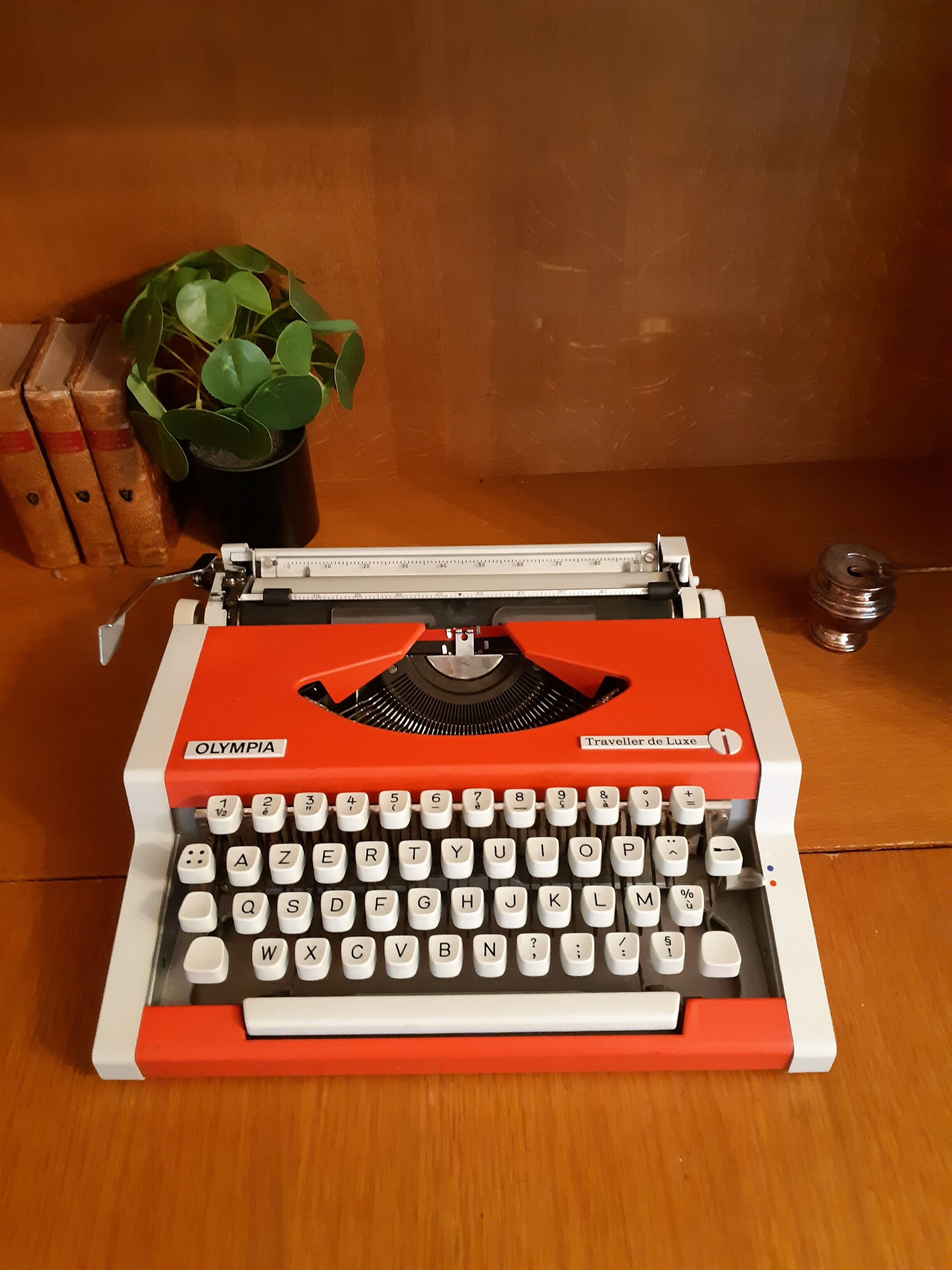 Portable typewriter " Olympia traveller de luxe " , red , in working order