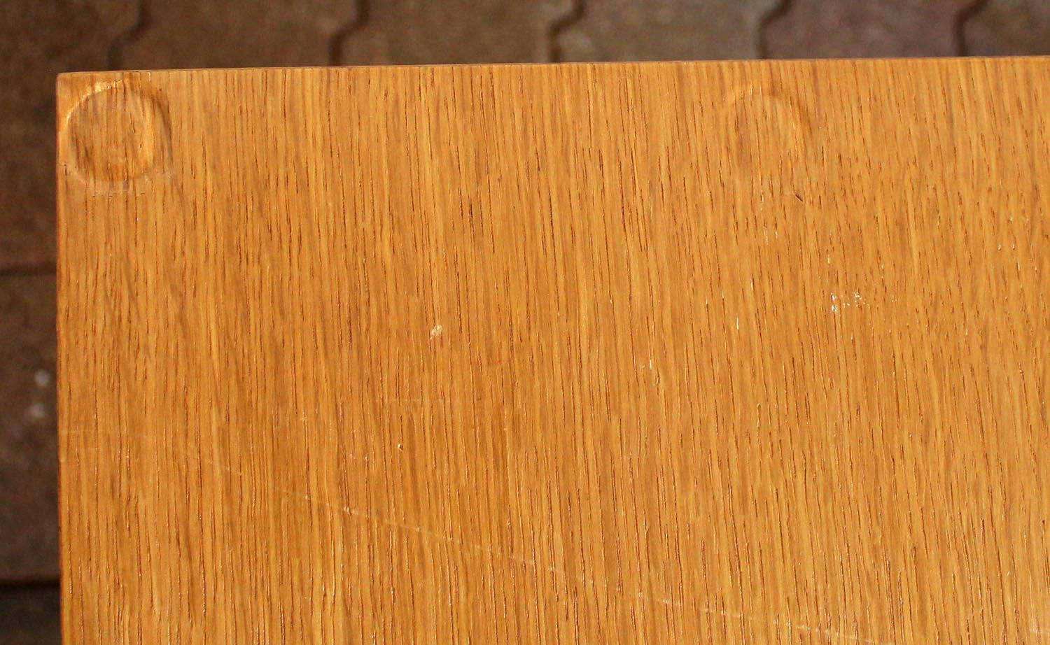 Expandable vintage table