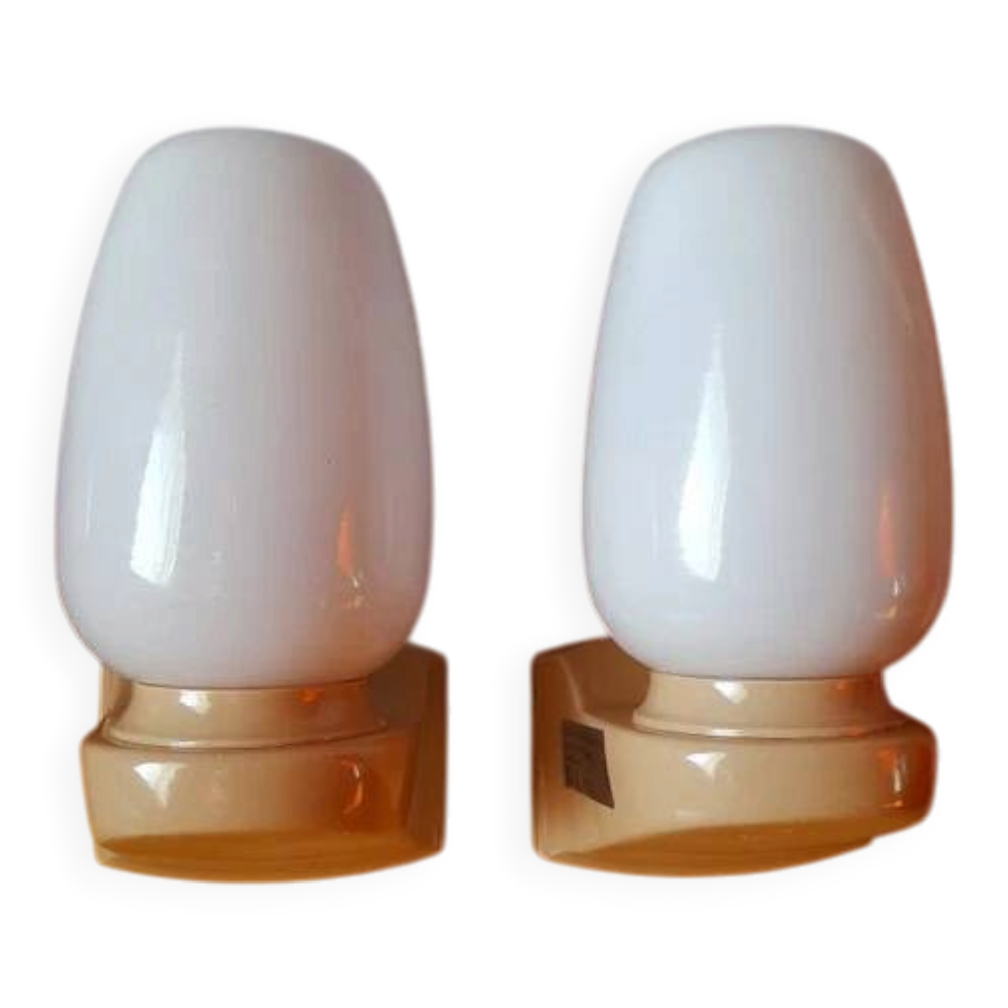 Erref Opaline wall light