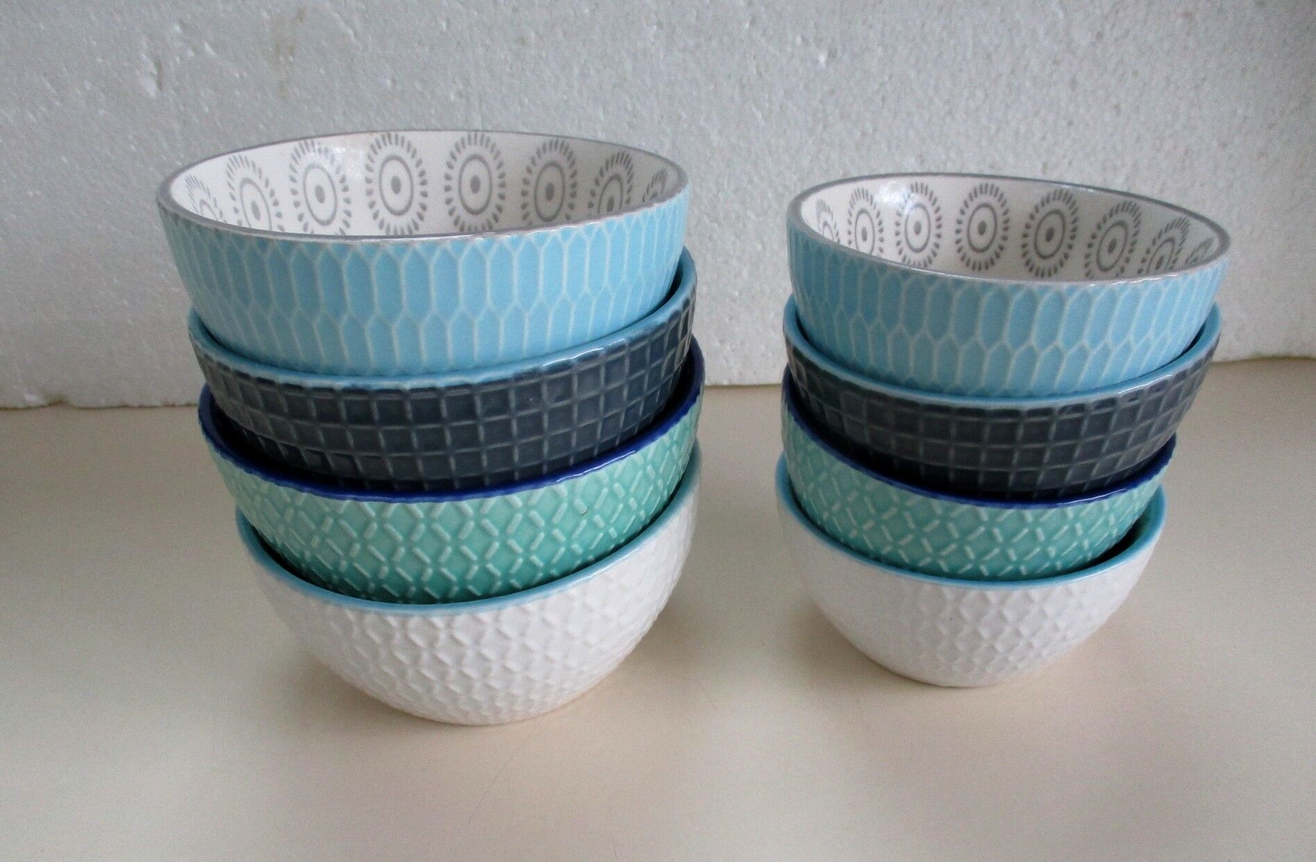 Set of 8 ceramic bowls