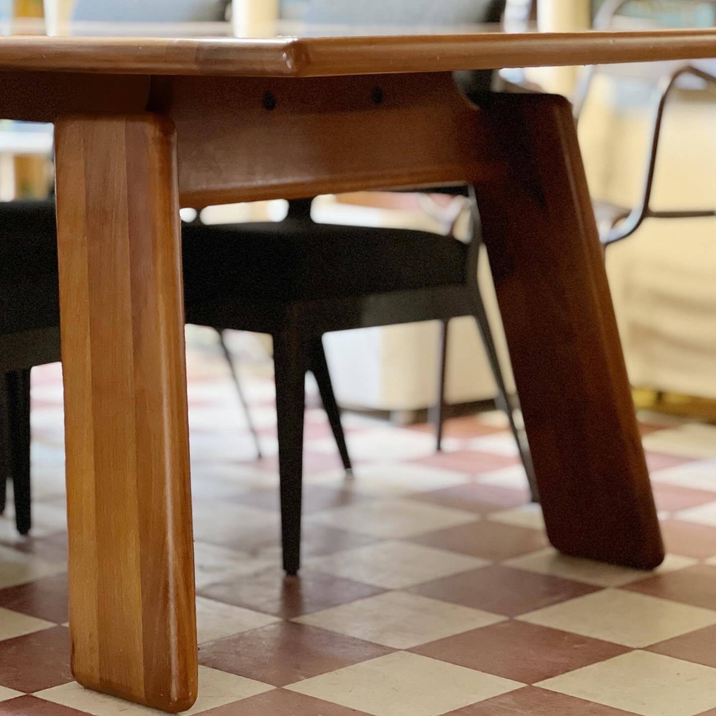 Tavolo dining table "Sapporo