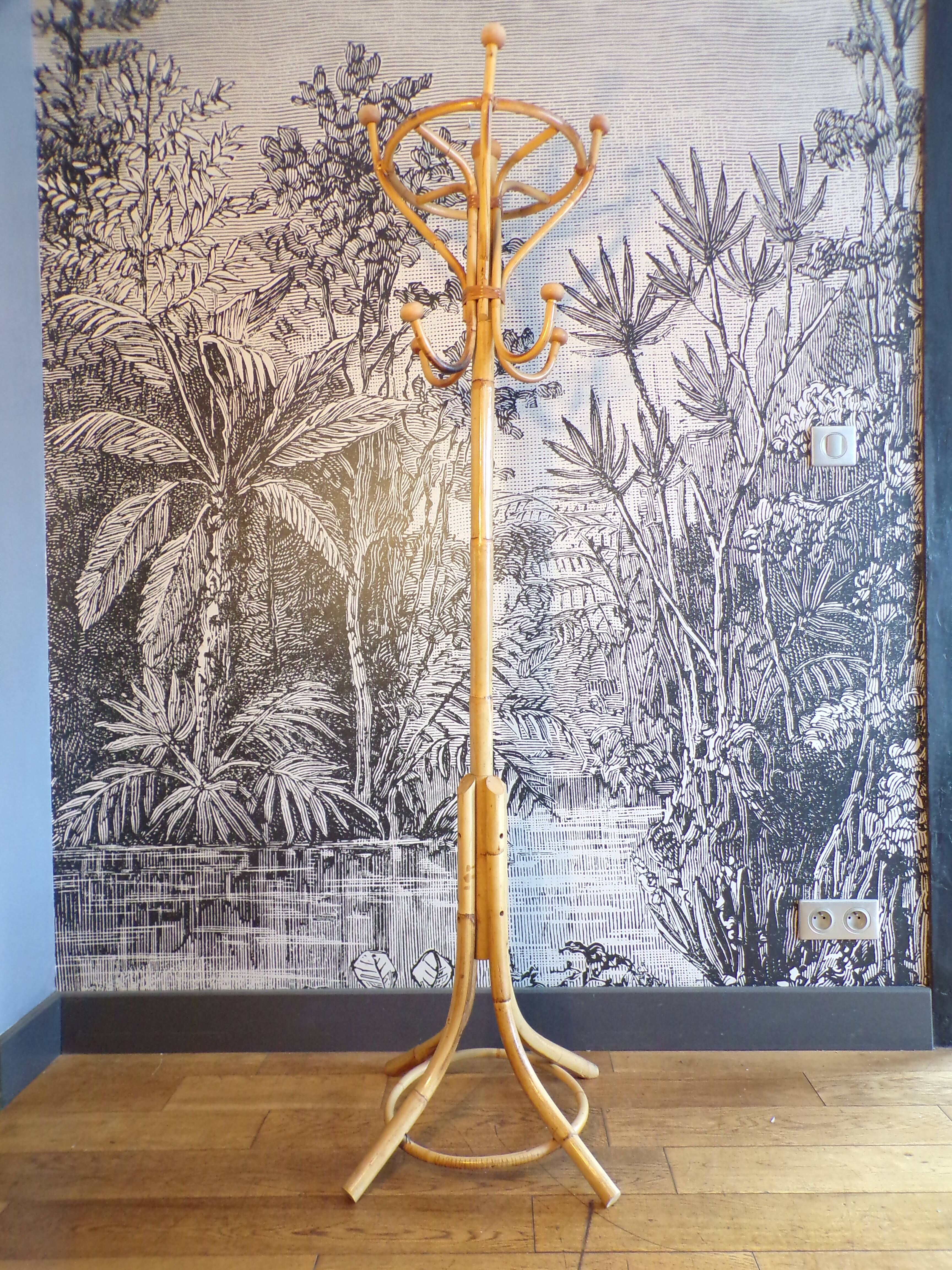 Portemanteau perroquet en rotin