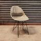 Chaise grise par Miroslav Navràtil édition Vertex 1959