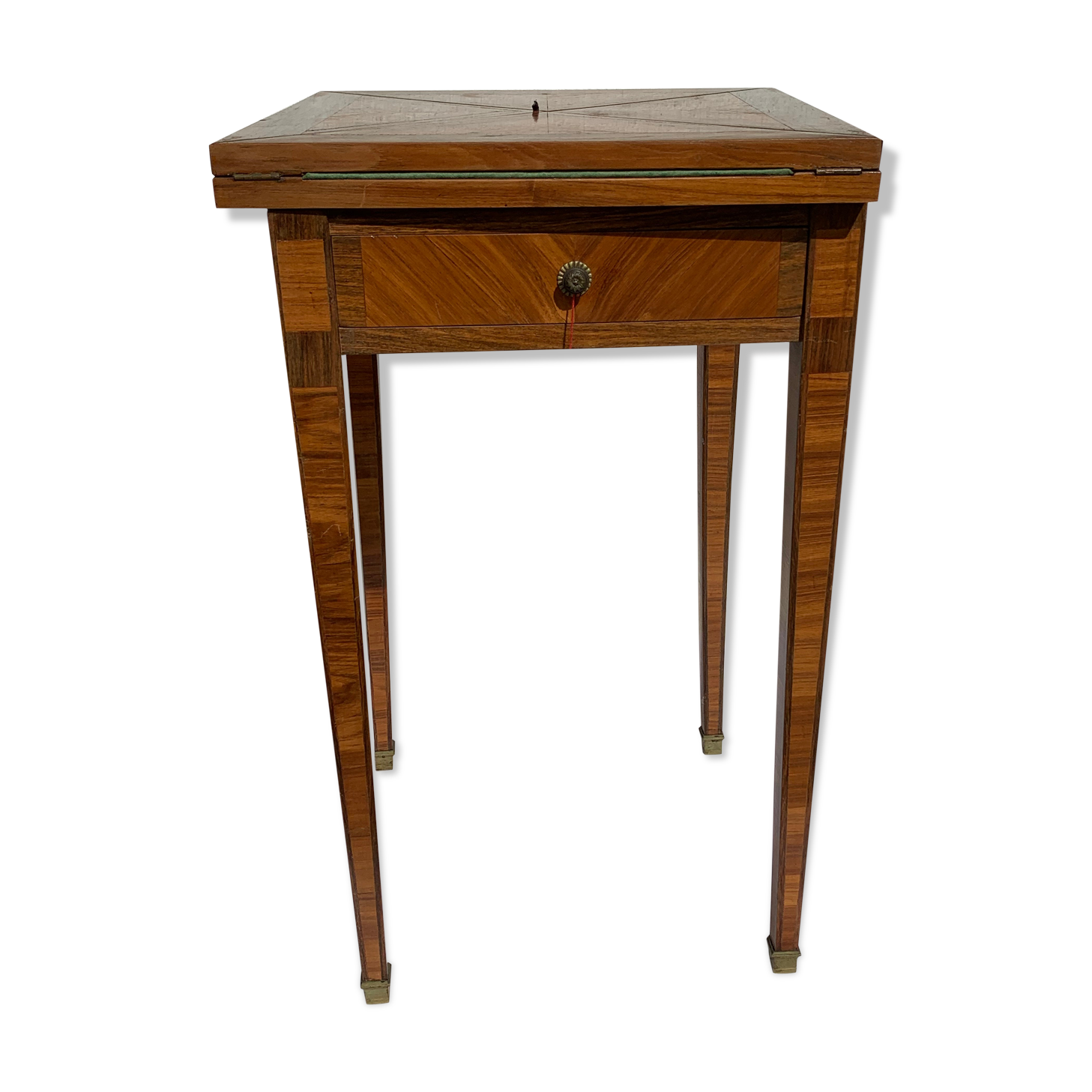 Game table called handkerchief