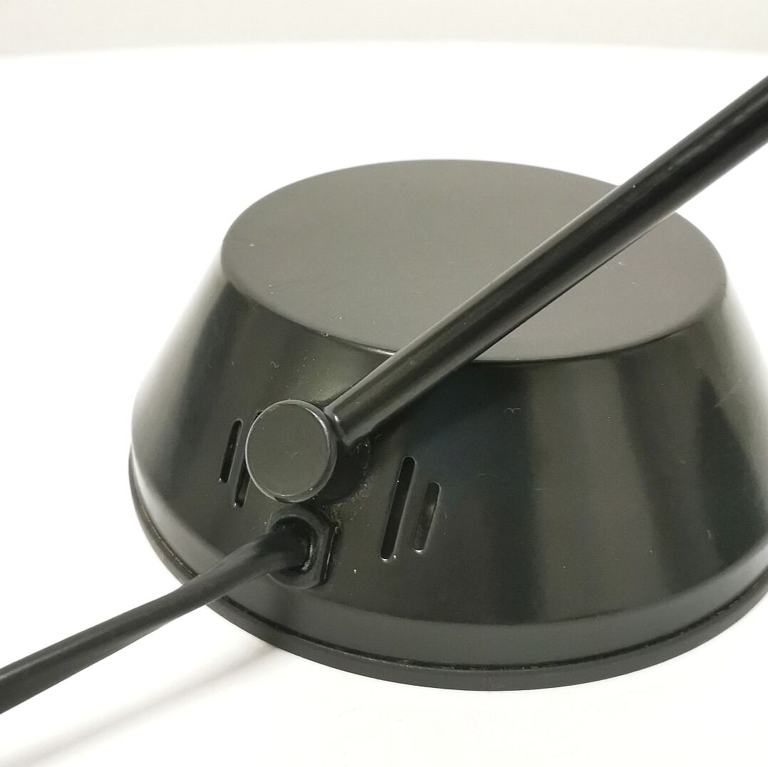 Fase adjustable desk lamp