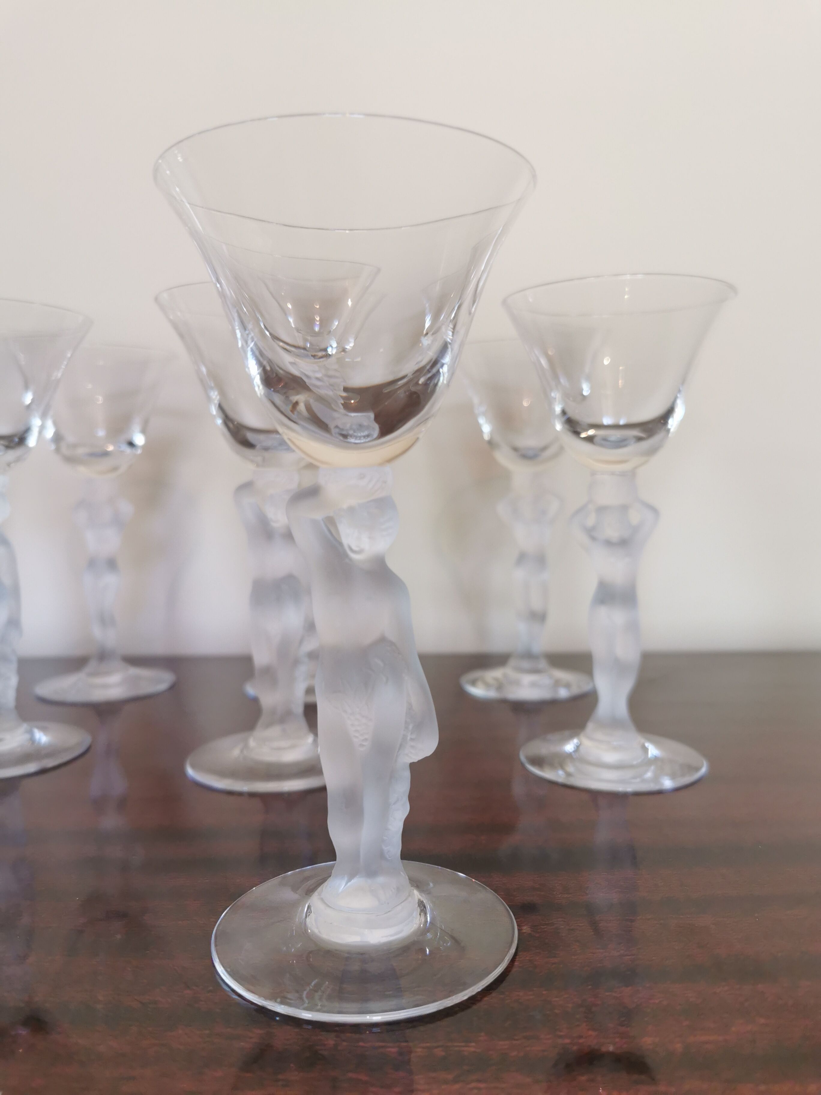 Série de 10 verres à vin Vénus et Bacchus, cristal de Bayel