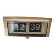 Horloge flip flap vedette