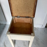 Tabouret coffre en bois