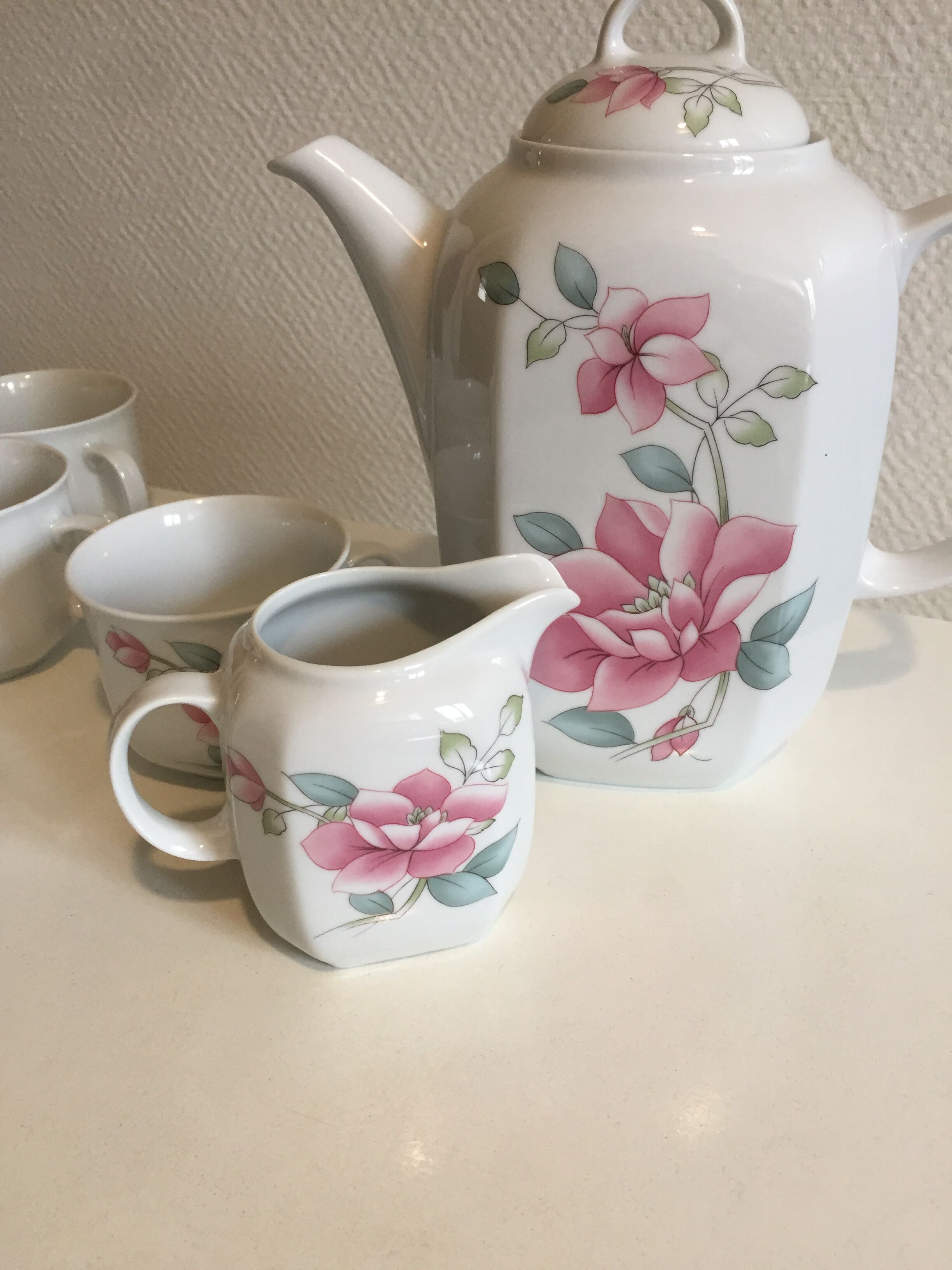Porcelain tea or coffee service