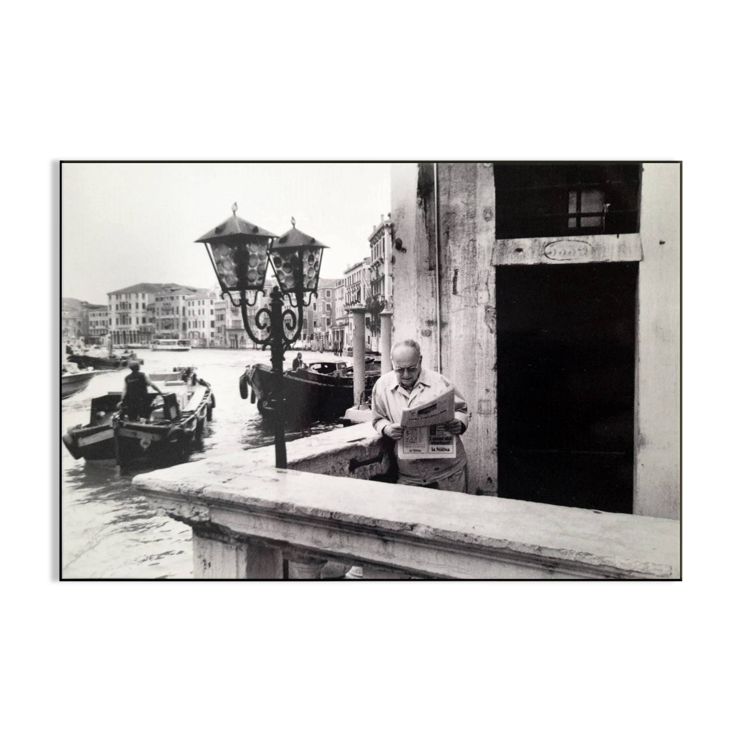 Photographie signée Serge Assier – Les coulisses de Venise – Tirage limité