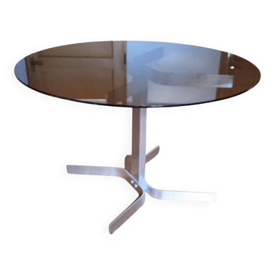 Table ronde en aluminium brossé par Pierre Vandel, 1946