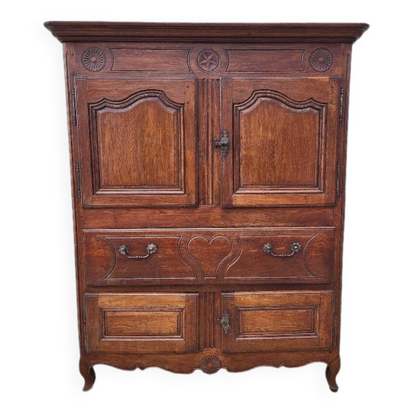Buffet armoire en chene avec 4 portes et 1 tiroir du xviii ème siecle — Beyit