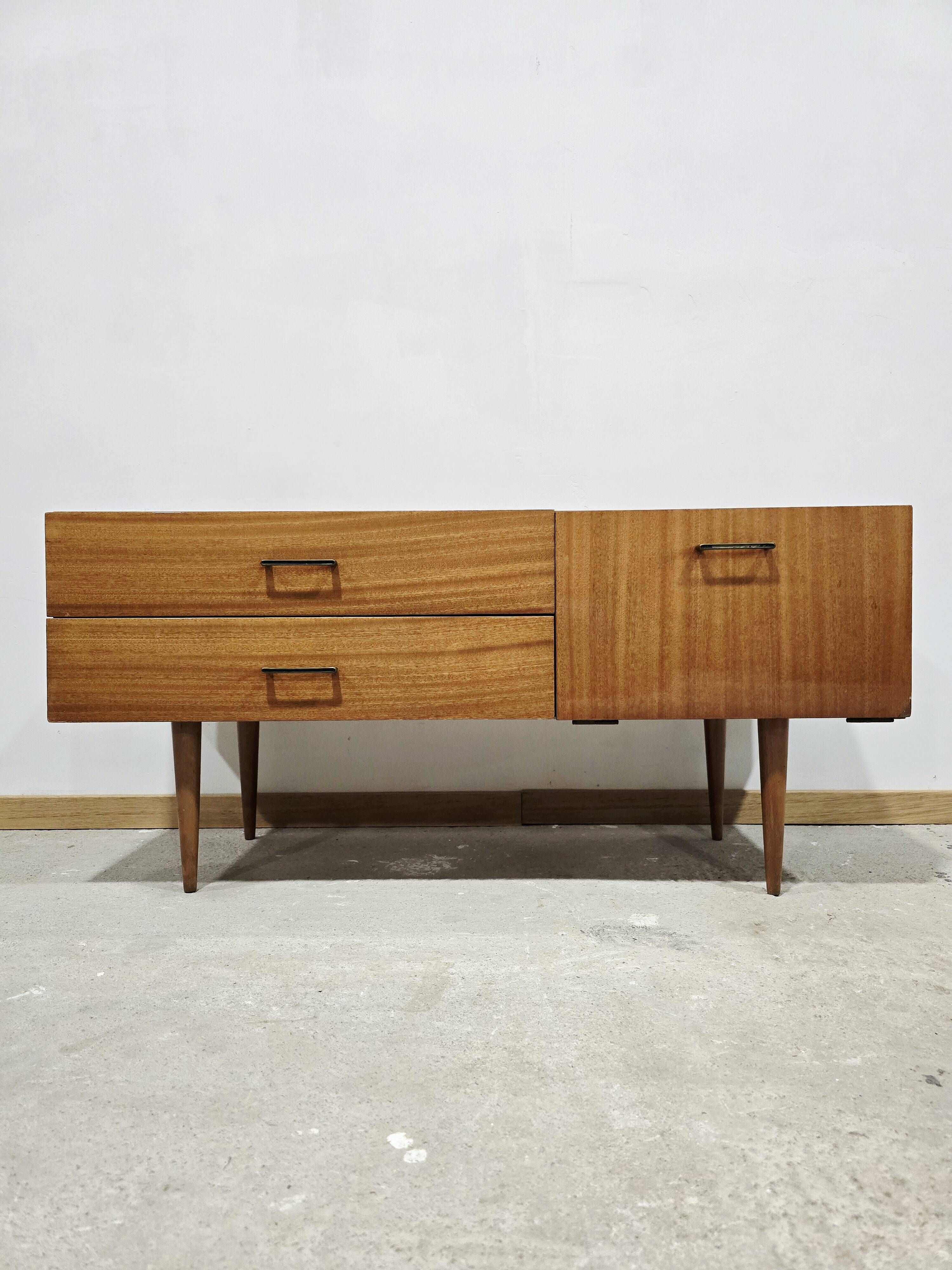 Vintage Mahogany-Coloured Sideboard with Brass Handles – 1990s