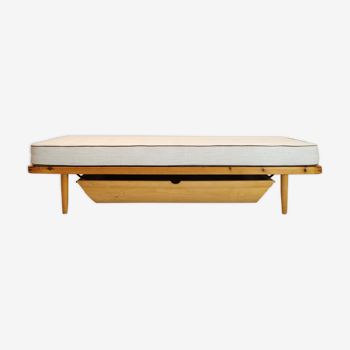 Pin bench bed, Danish work of the 50s-60s