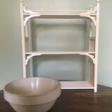 Wall-mounted shelf cabinet to hang