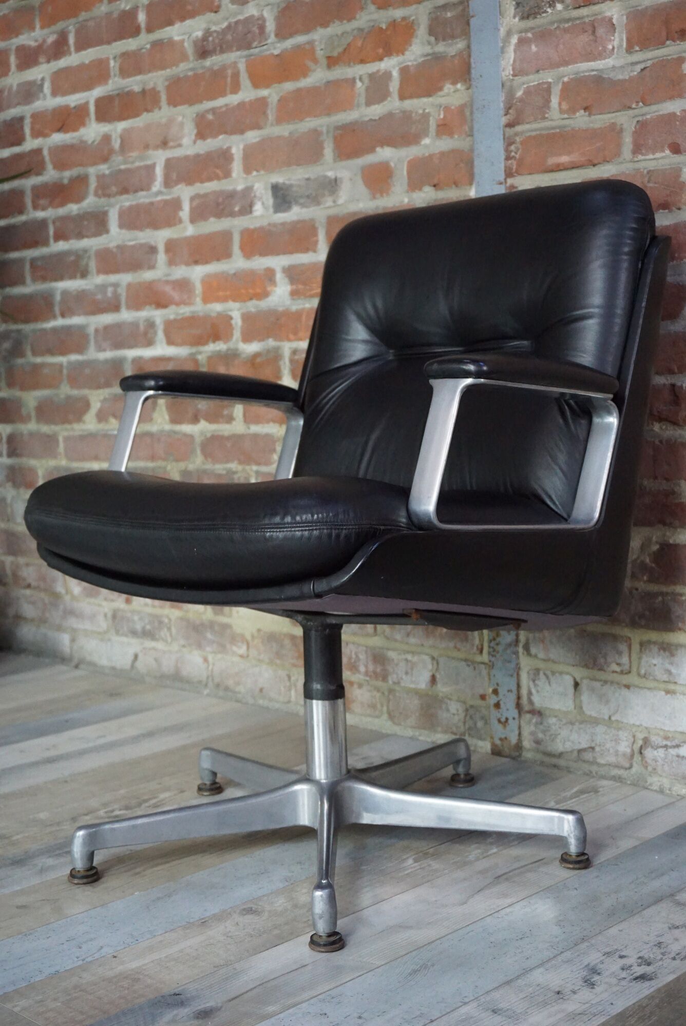 Fauteuil de bureau en cuir " Vaghi "design italien