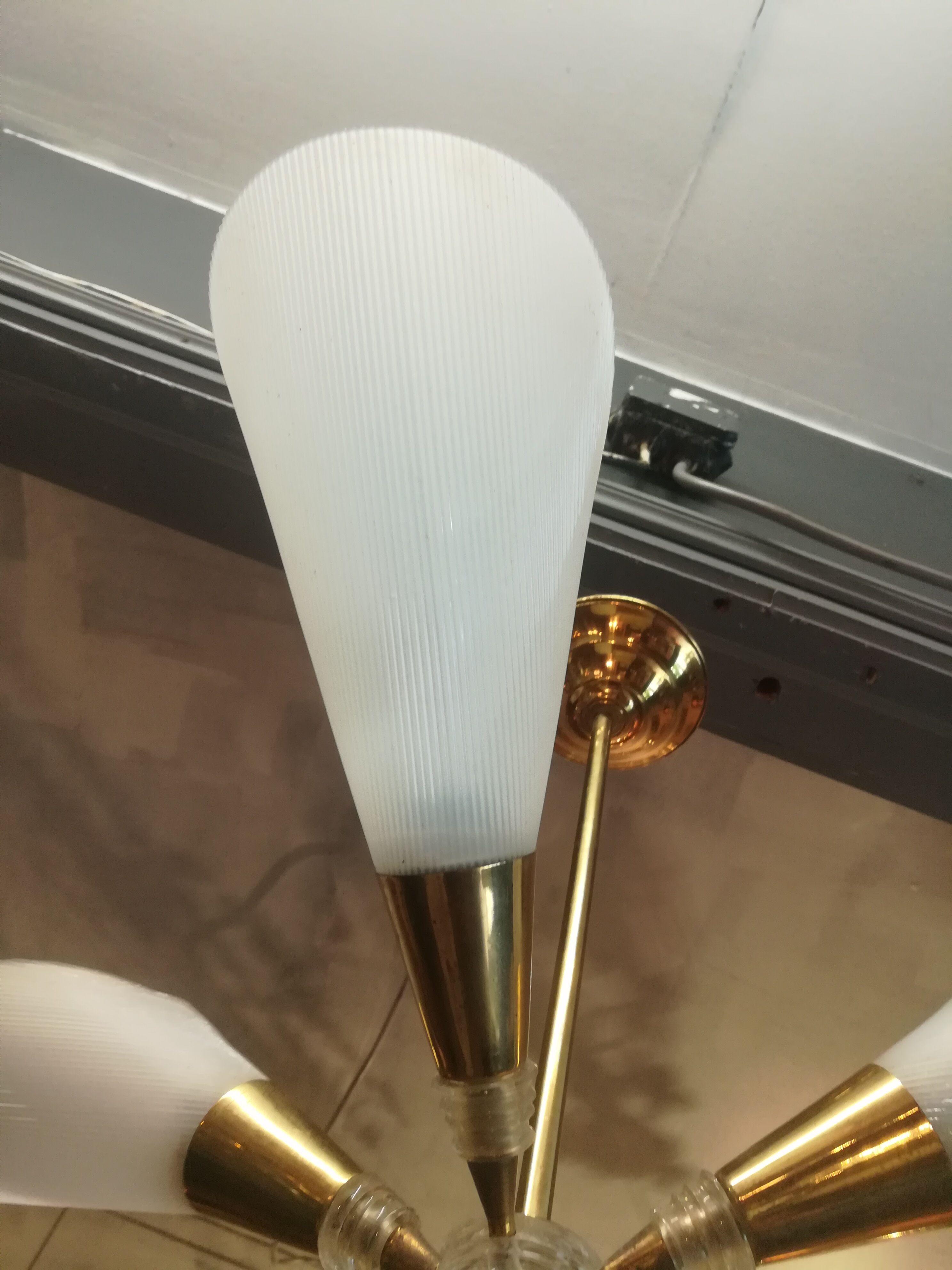 Lustre en laiton et plexiglas