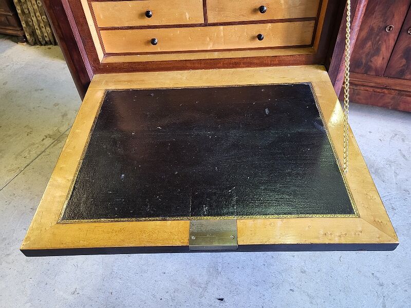 Secretary slaughtered Napoleon III in mahogany magnifying glass of the XIXth century