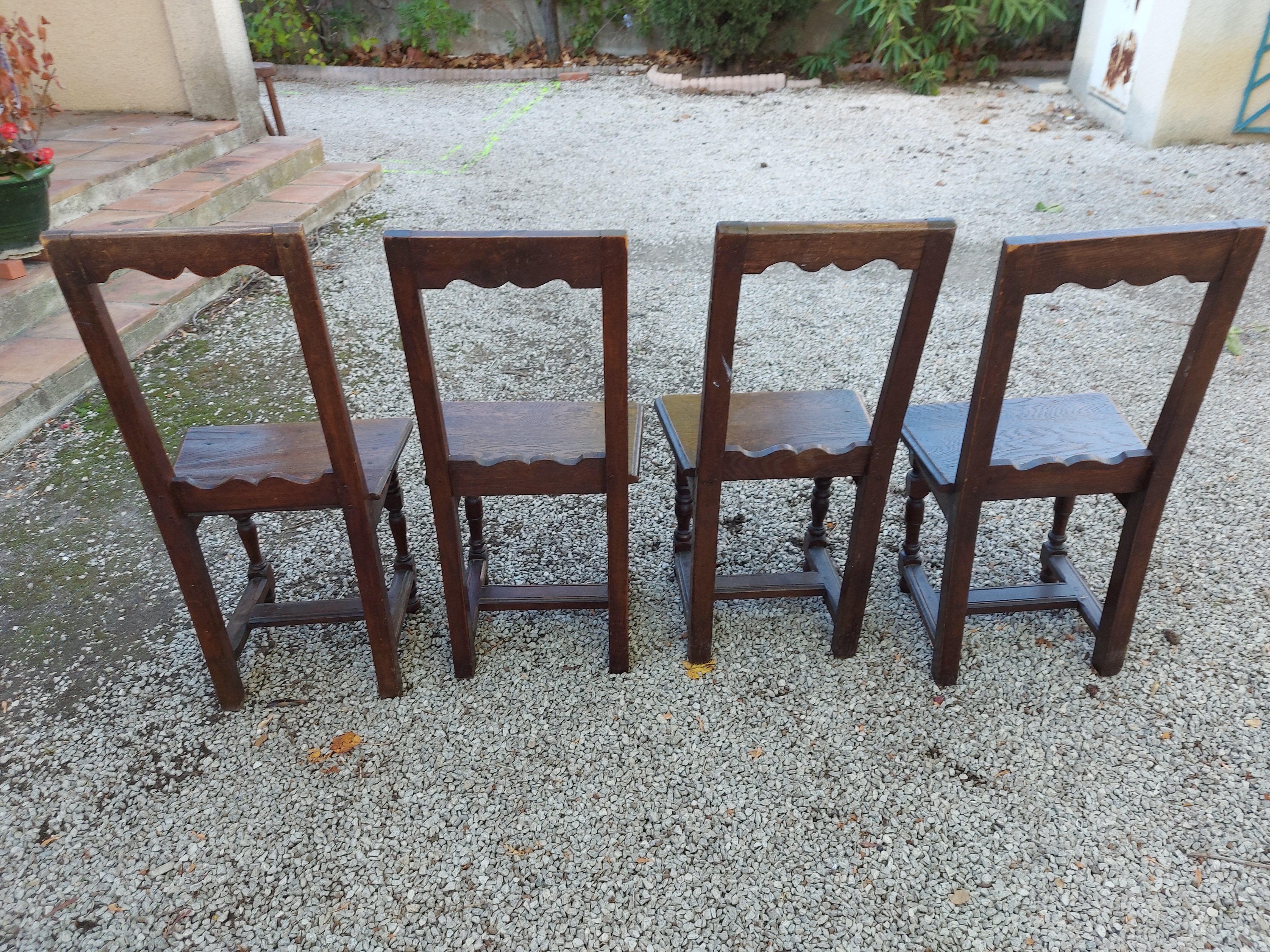 4 Lorraines chairs
