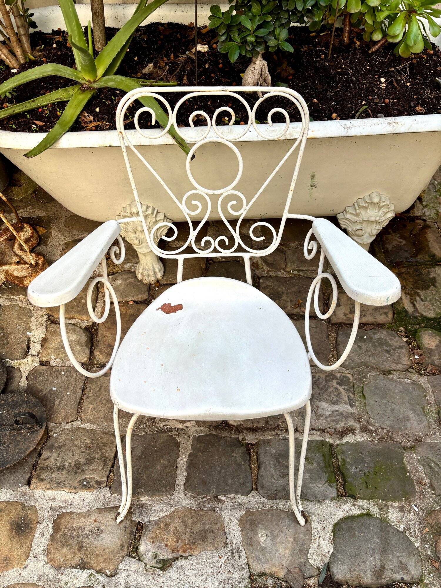 White cast iron garden chair no. 3