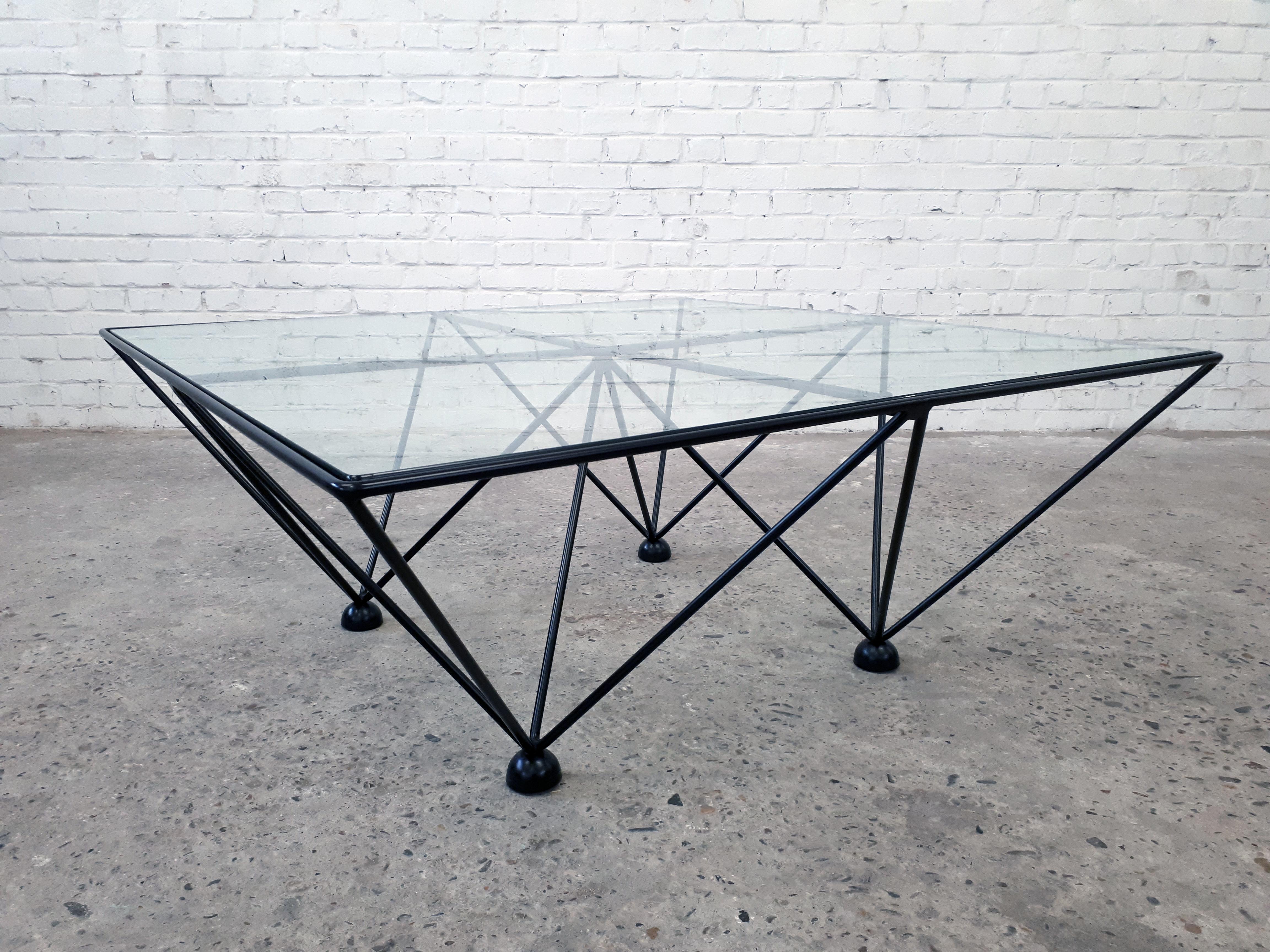 Table basse verre et acier