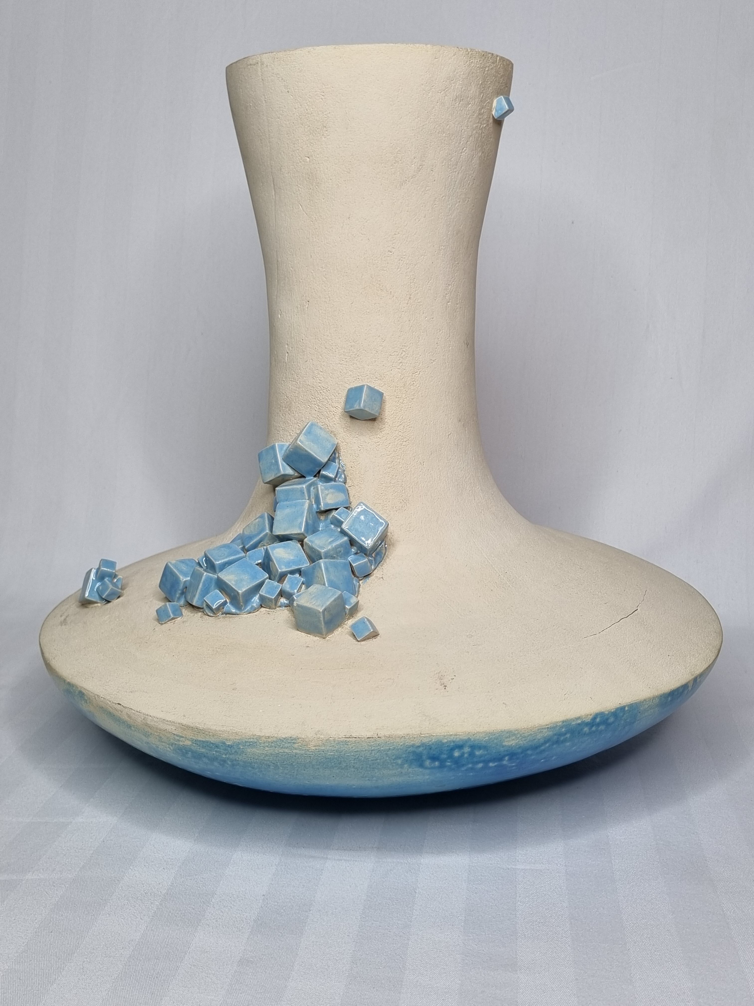 Design rocking vase in glazed ceramic with crystal decoration, 34 cm