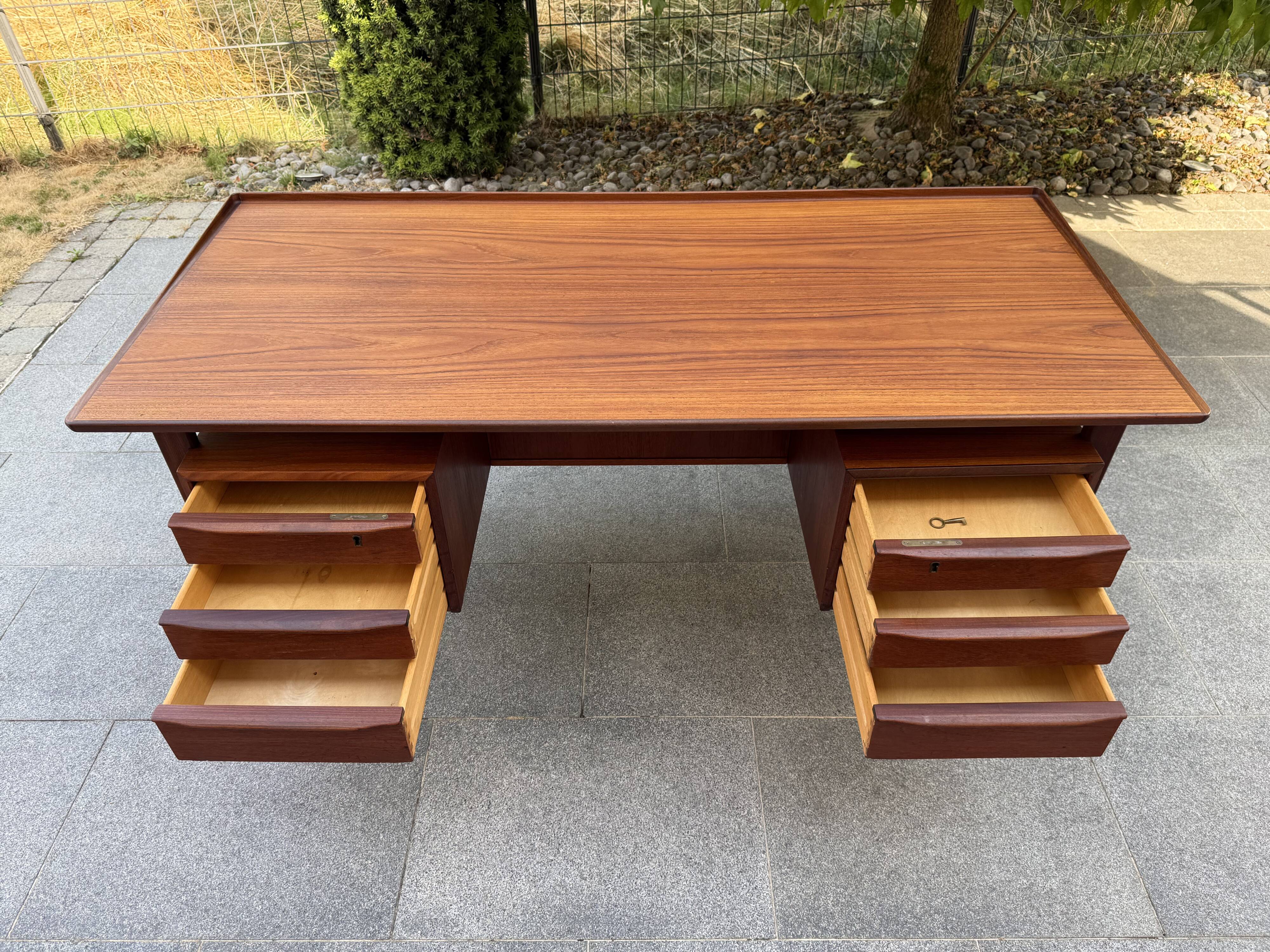 Scandinavian desk Peter Løvig Nielsen 1960s