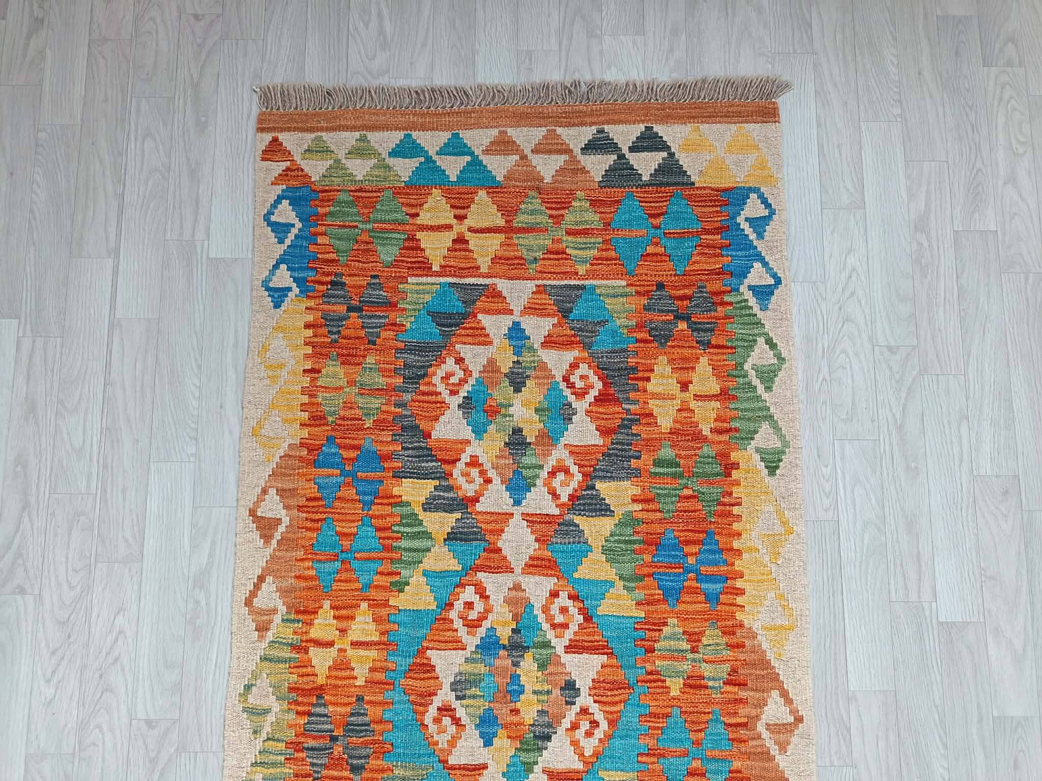 Handmade Persian Gashqaï corridor rug