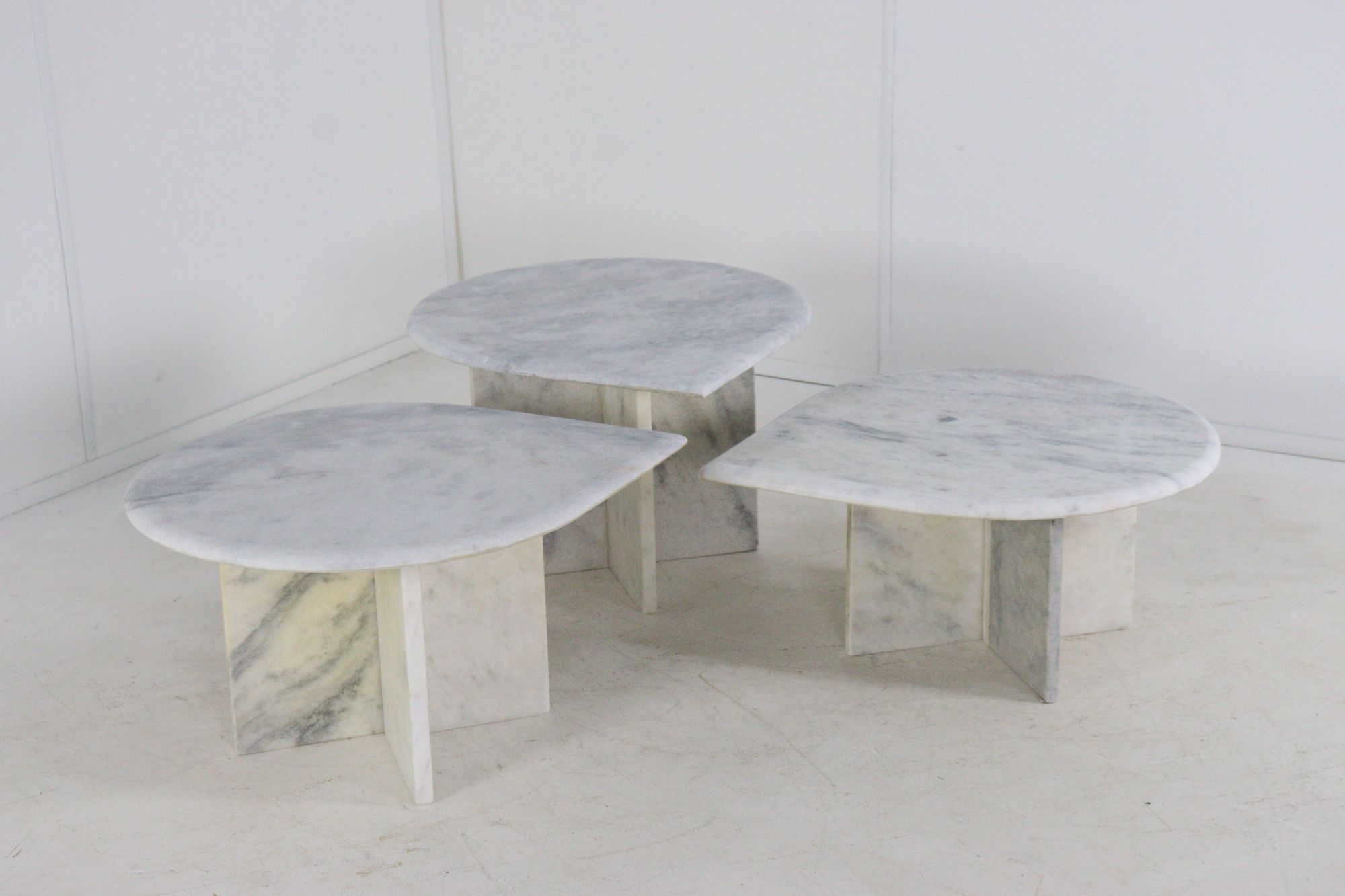 Ensemble de 3 tables d'appoint en marbre en forme de goutte d'eau, table basse vintage.