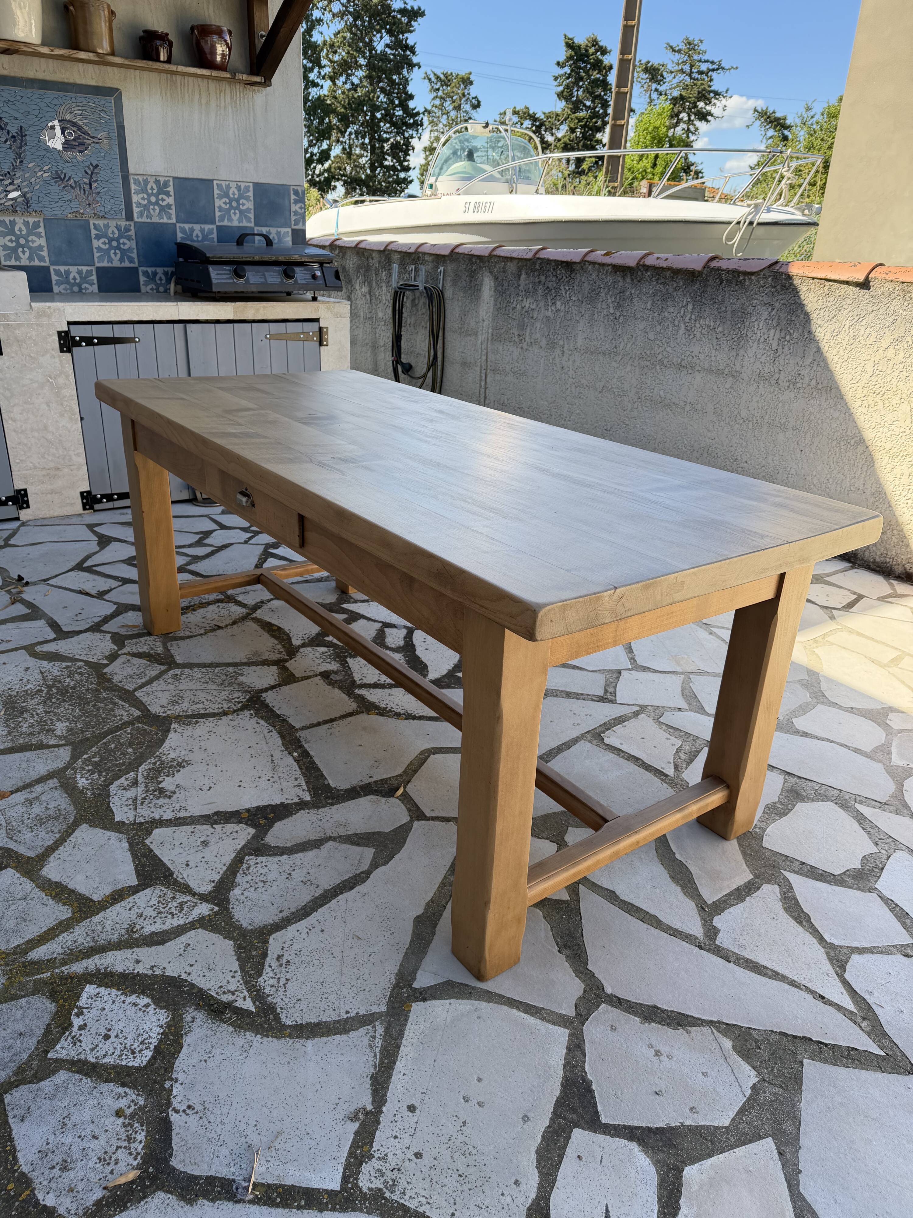 Farm table