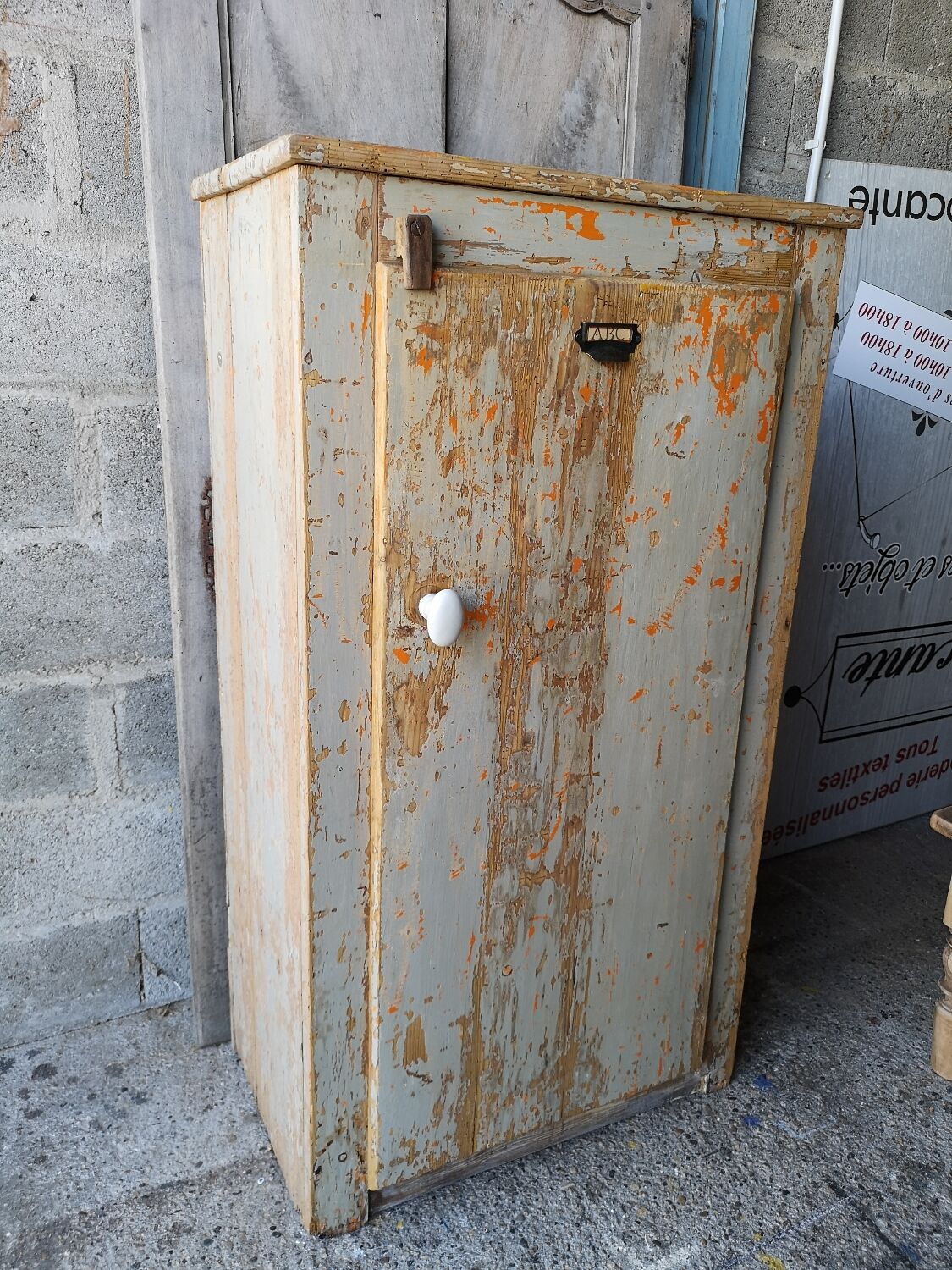 Armoire bonnetière