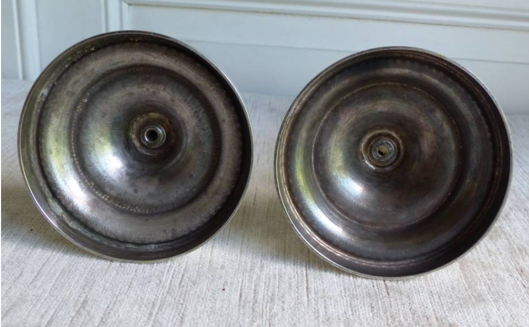 Paire de bougeoirs en métal argenté Christofle