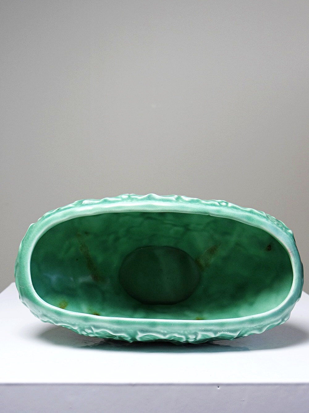 Small earthenware planter in relief barbotine style with ivy, Sylvac England.