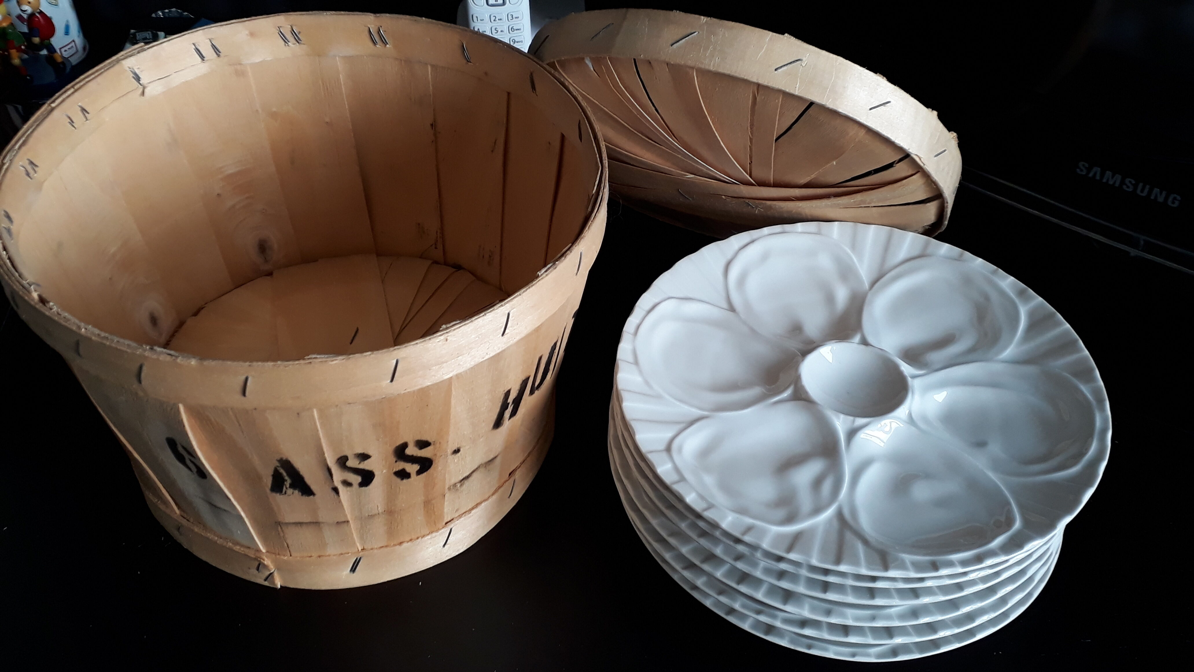 6 Pillivuyt 'Vendôme' model oyster plates