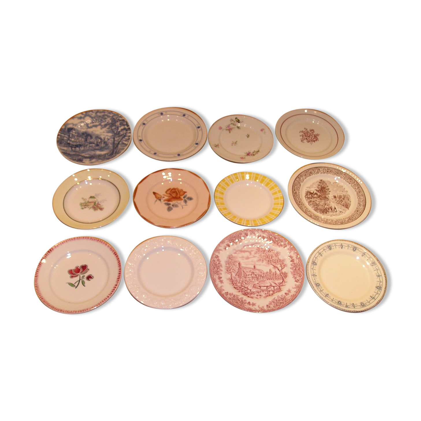 Set of 12 different flat plates