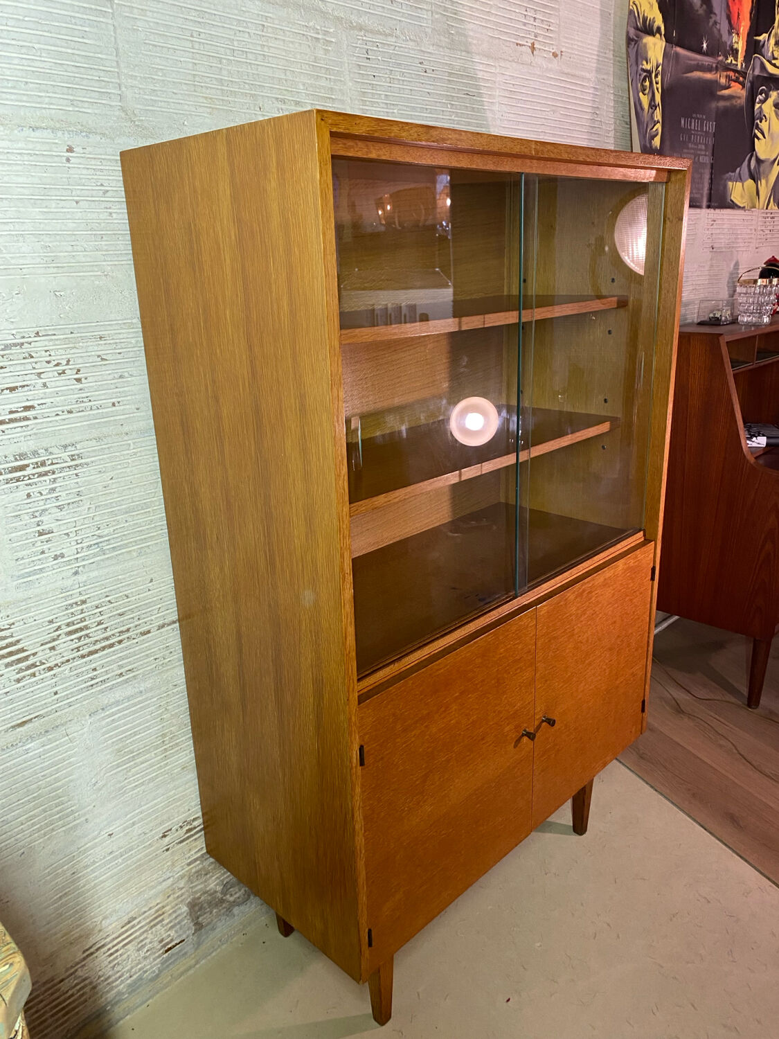 Meuble de rangement vitré en bois, 1960
