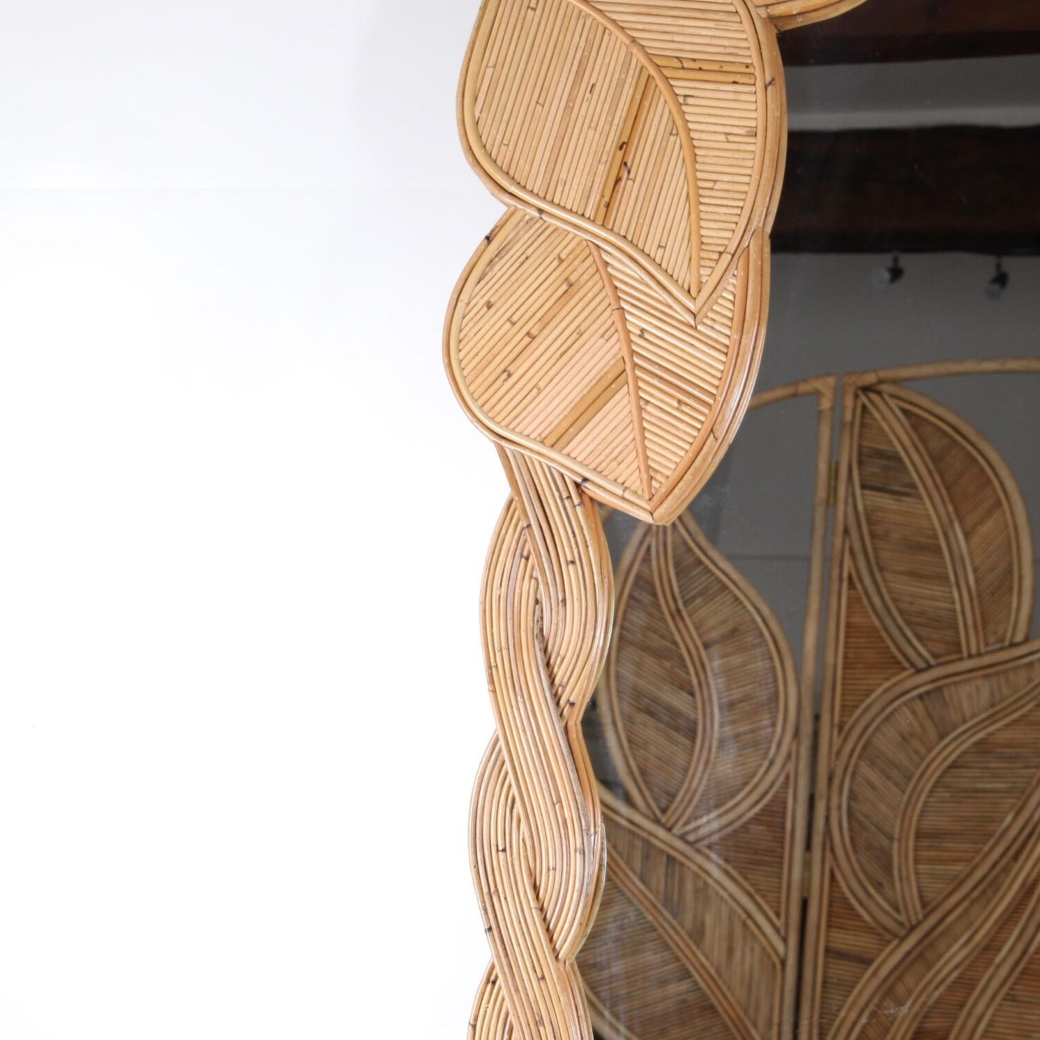 Large rattan leaf pattern mirror