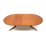 Large vintage extendable oval dining table by Glostrup made in the 60s