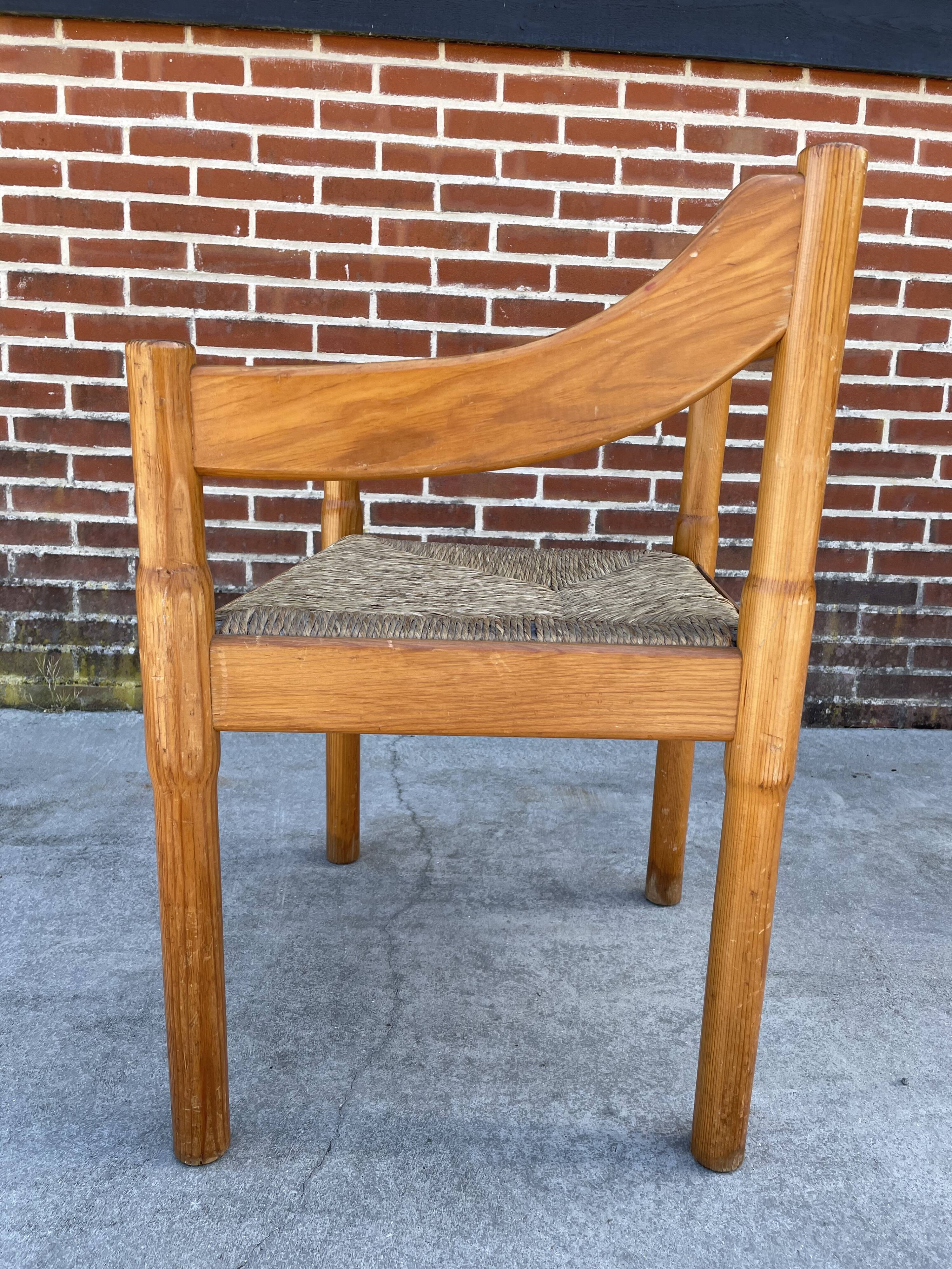 Carimate modèle 892 Vico Magistretti pour Cassina