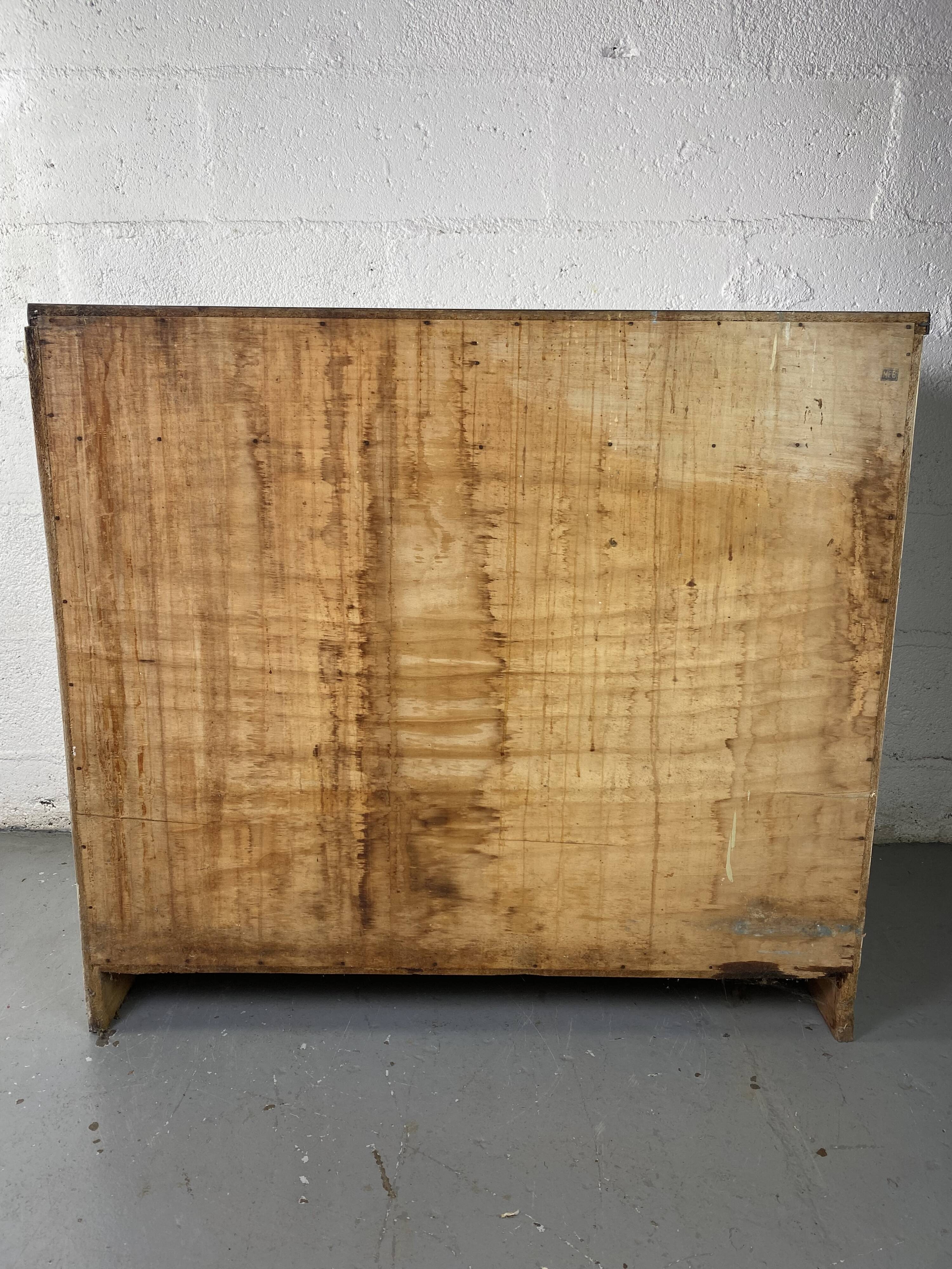 Kitchen sideboard in weathered Formica